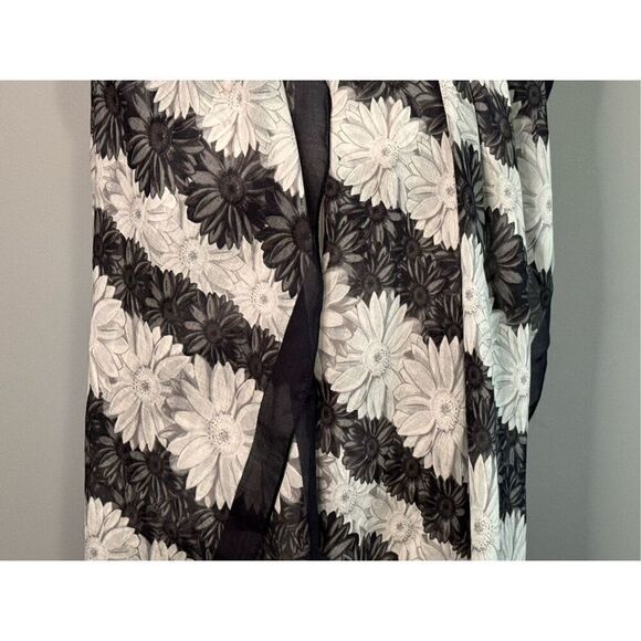 Black/White Floral Scarf/Wrap - Picture 9 of 12